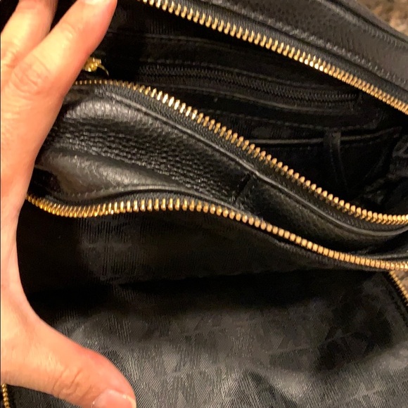 Rock it with this backpack with edge😳😍 - Picture 5 of 6